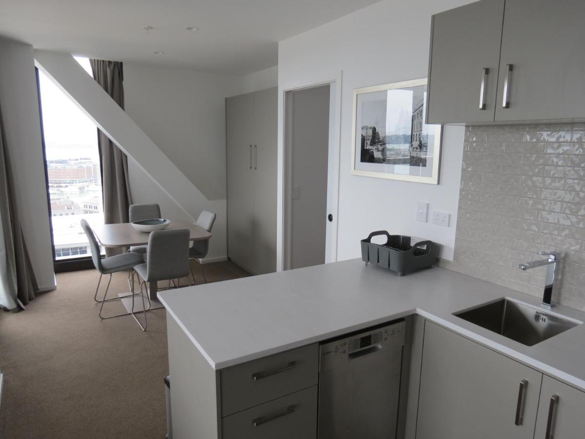 Ramada Suites By Wyndham Victoria Street West Auckland Exterior foto